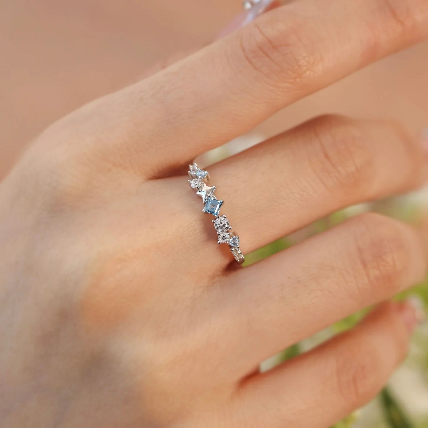 Star Inlaid Zircon Ring Silver