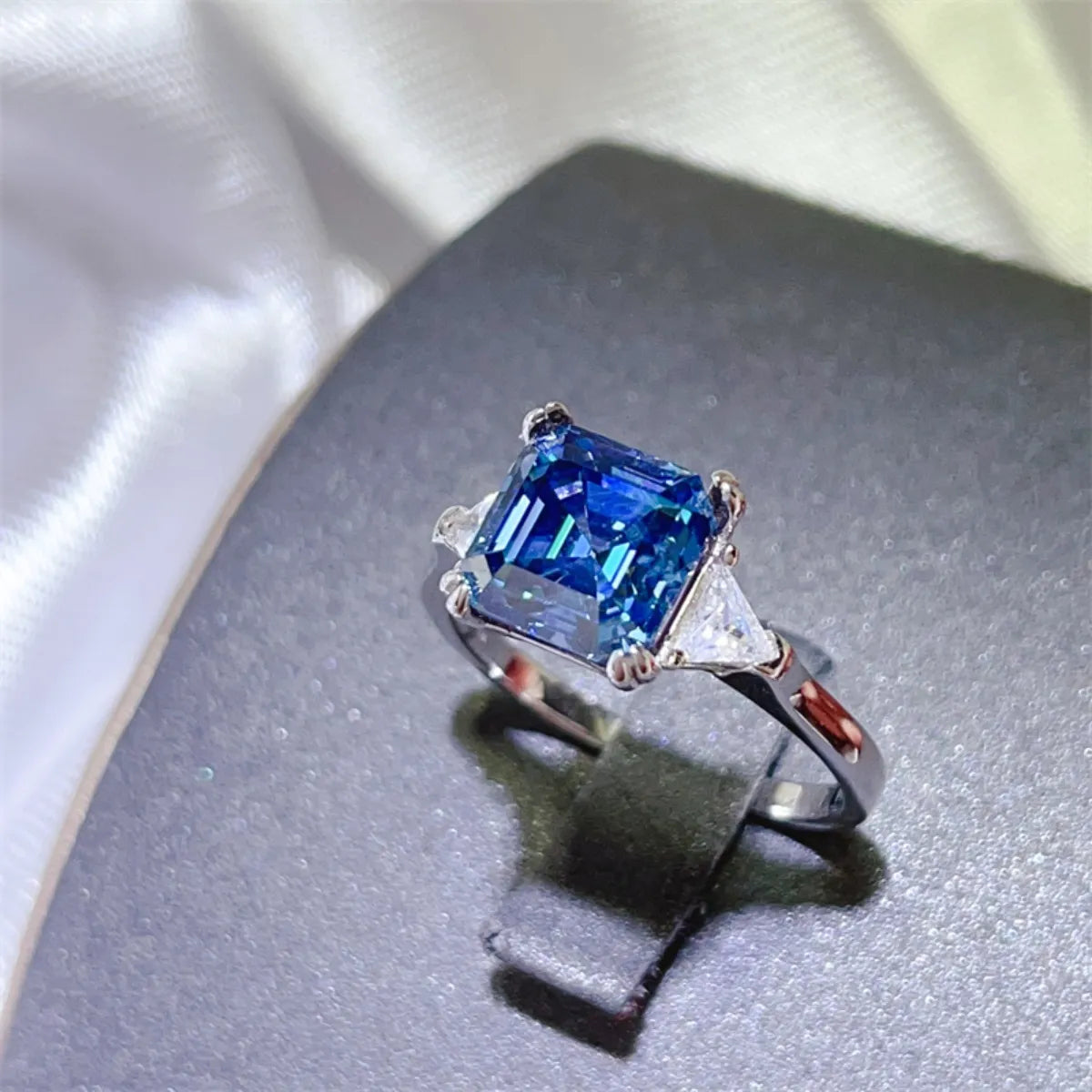 2 Carat Moissanite 925 Sterling Silver Ring
