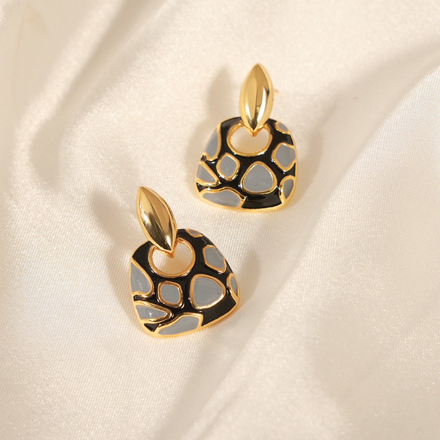Copper Oil Drip Earrings Black One Size