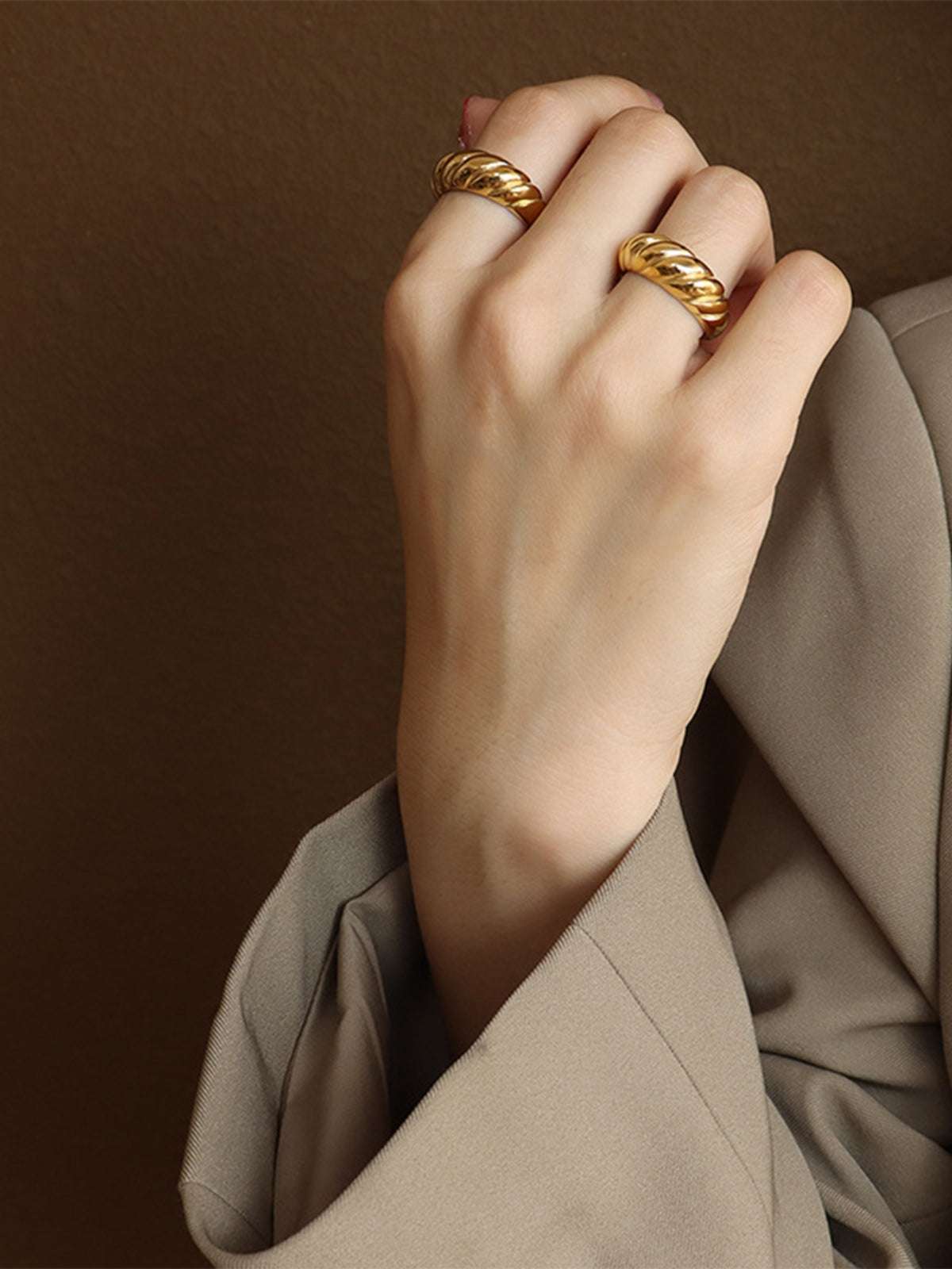 Ribbed Titanium Steel Ring Gold